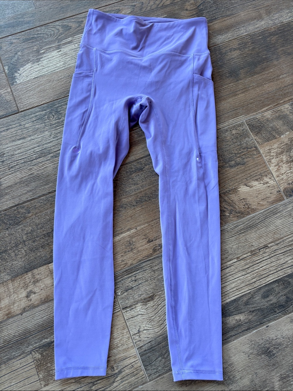 High-Waist Purple Performance Leggings with Side Pockets